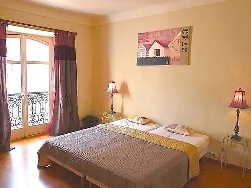 Lovely 2 Bed 2 Bath Apartment In Cannes On Rue Antibea Easy Walk To The Palais 224