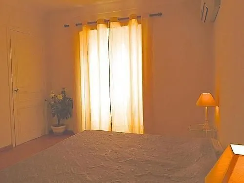 Lovely 2 Bed 2 Bath Apartment In Cannes On Rue Antibea Easy Walk To The Palais 224 0*,  Francia