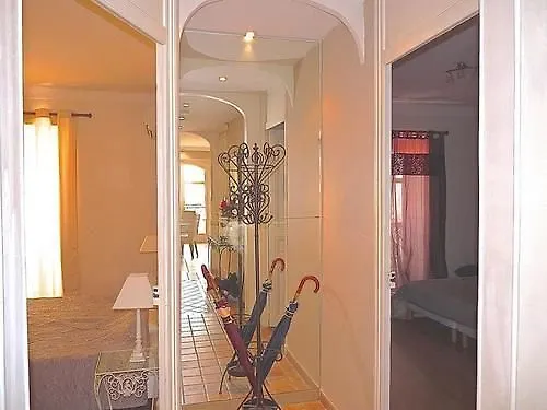 Lovely 2 Bed 2 Bath Apartment In Cannes On Rue Antibea Easy Walk To The Palais 224
