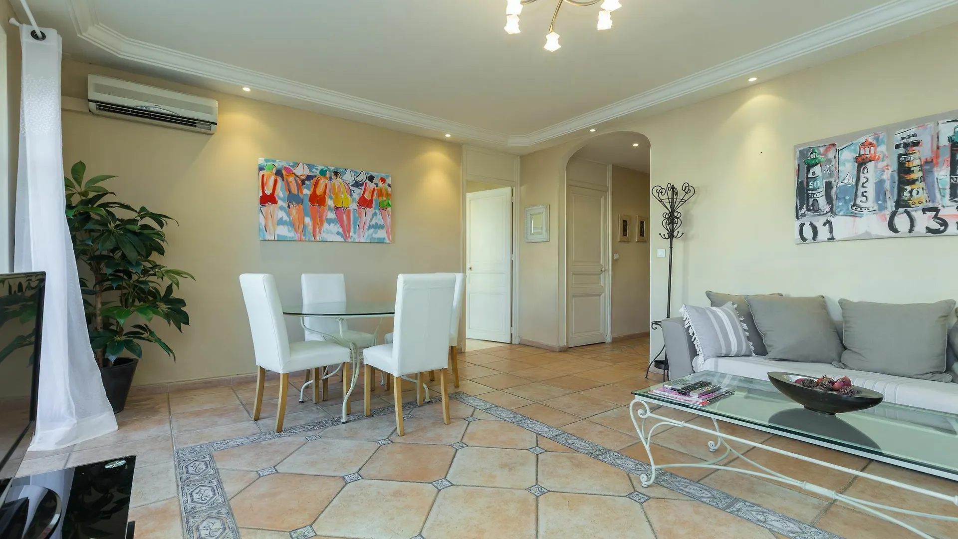Lovely 2 Bed 2 Bath Apartment In Cannes On Rue Antibea Easy Walk To The Palais 224