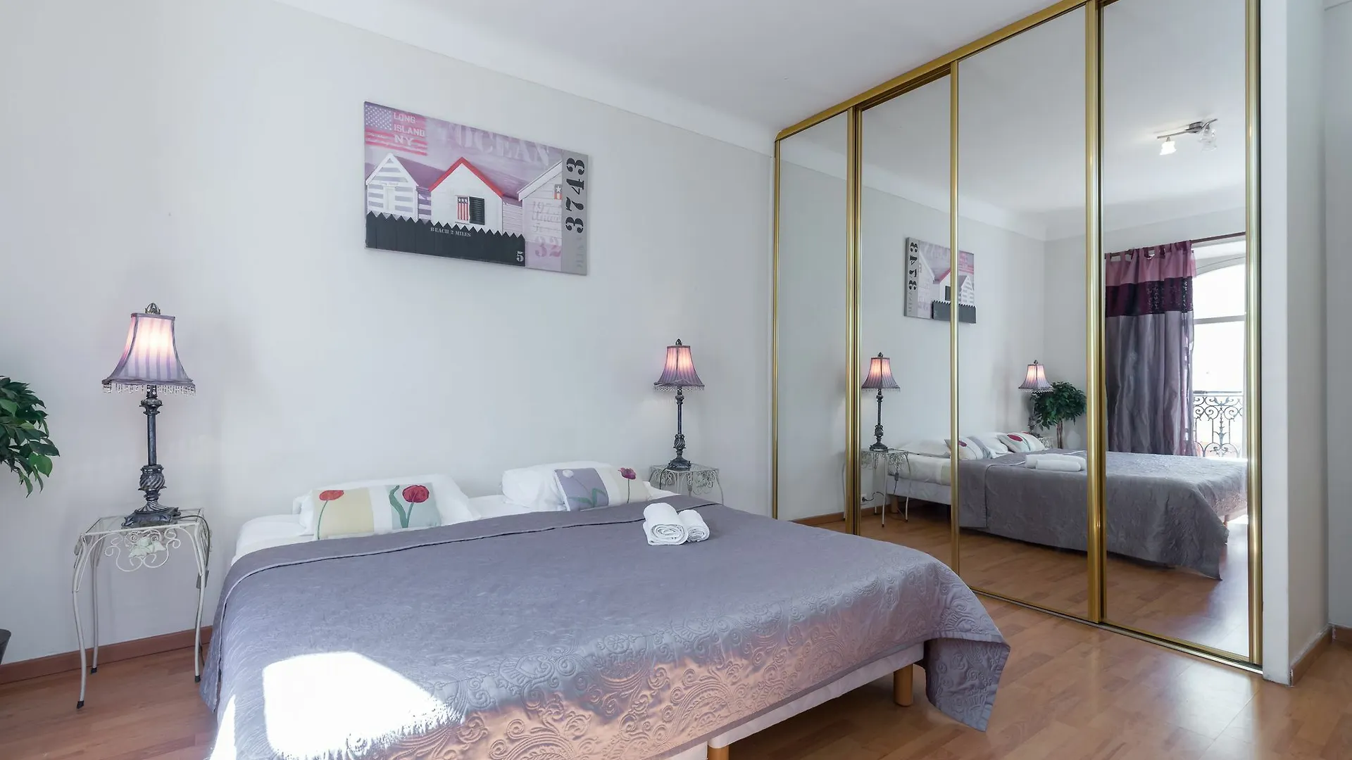 Lovely 2 Bed 2 Bath Apartment In Cannes On Rue Antibea Easy Walk To The Palais 224