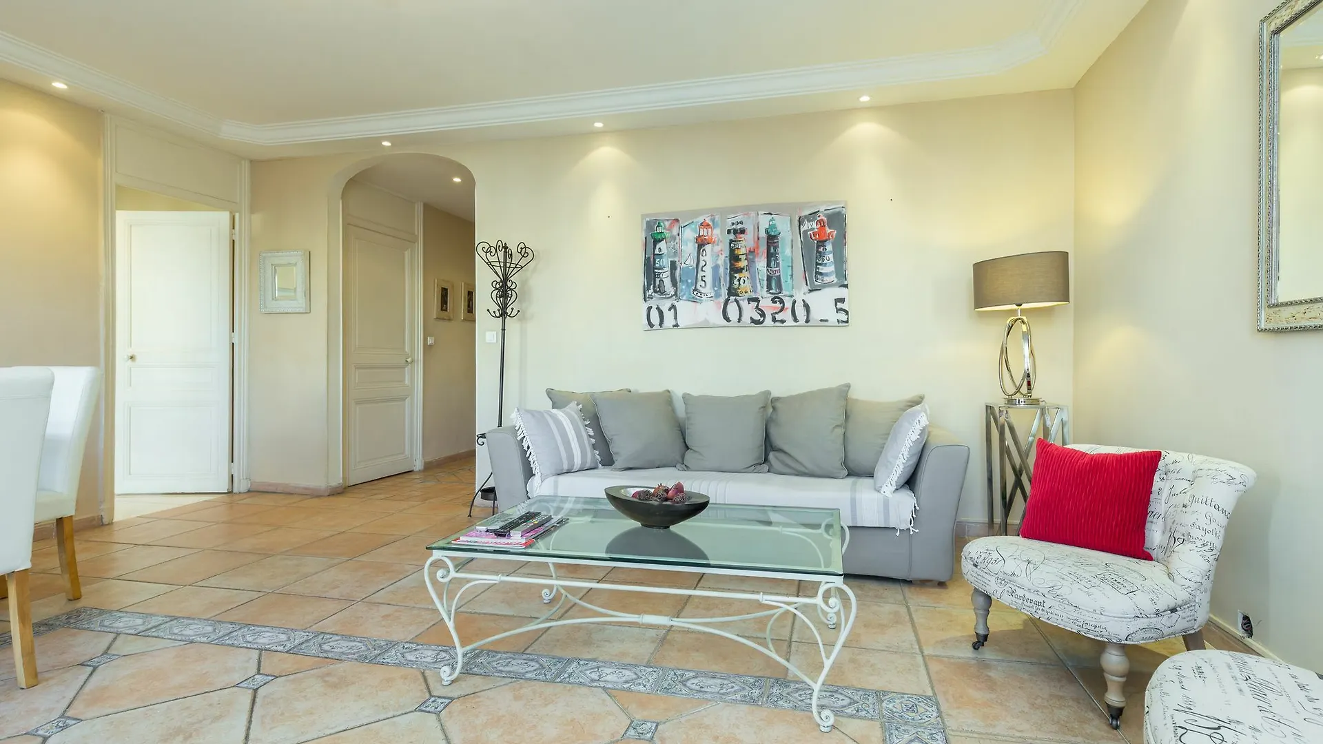 Lovely 2 Bed 2 Bath Apartment In Cannes On Rue Antibea Easy Walk To The Palais 224